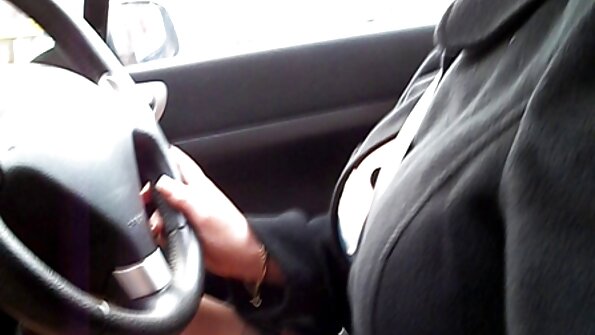 Piszkált szőke szopós golyó és kibaszott punciba élvezés a csajok tudta nélkül kemény