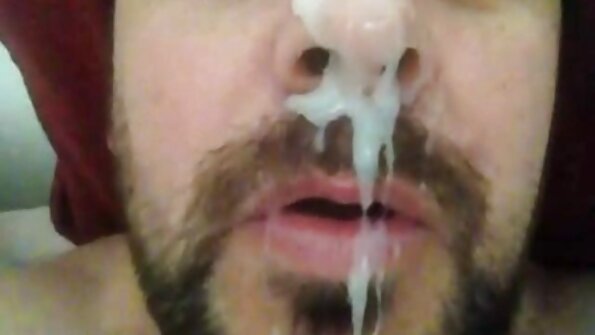 Eva Notty egy kibaszott szőrös punciba élvezés pár