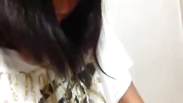 Forró punciba elvezes MILF Connie Carter unatkozik és kanos