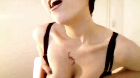 Nem a szokásos rázás Mackenzee szőrös pinára élvezés Pierce számára